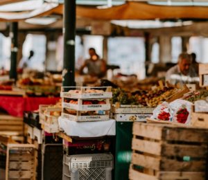 Photo: Fruits and vegatables at a open market by Photo by Annie Spratt on Unsplash.